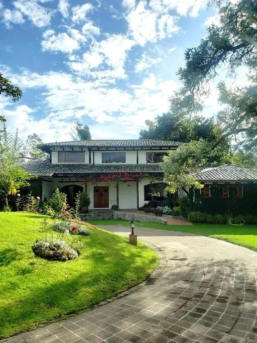 La Casa Del Jazmin Villa Quito Nyaraló