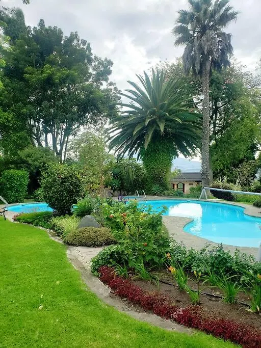 La Casa Del Jazmin Villa Quito Nyaraló